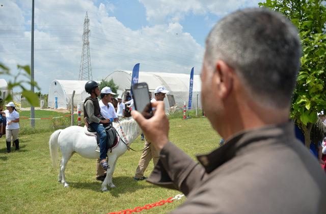Suriyeli sığınmacı çocukların midilli keyfi 1