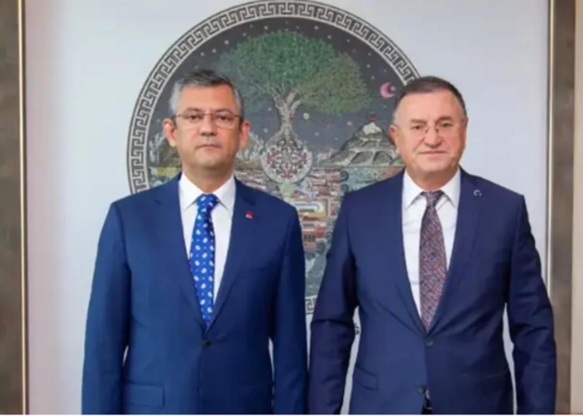 &Ouml;zg&uuml;r &Ouml;zel in L&uuml;tf&uuml; Savaş pişmanlığı: "Ellerim kırılsaydı" 2