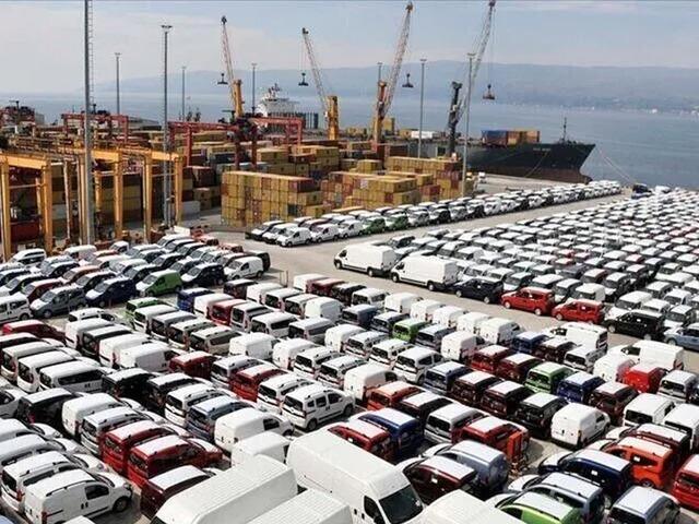 Otomotiv end&uuml;strisi temmuzda yaklaşık 3,6 milyar dolarlık ihracatla ilk sırada yer aldı
