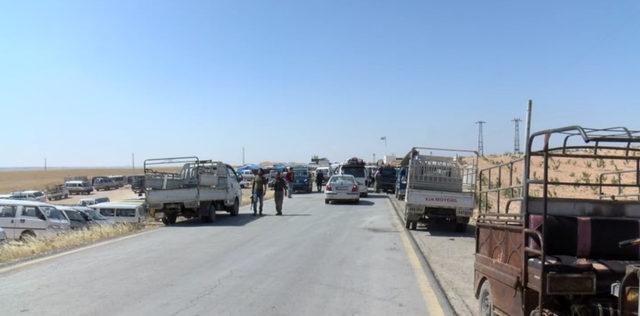 TSK birlikleri Menbiç sınırında devriyede, Cerablus’ta bombalı saldırı alarmı