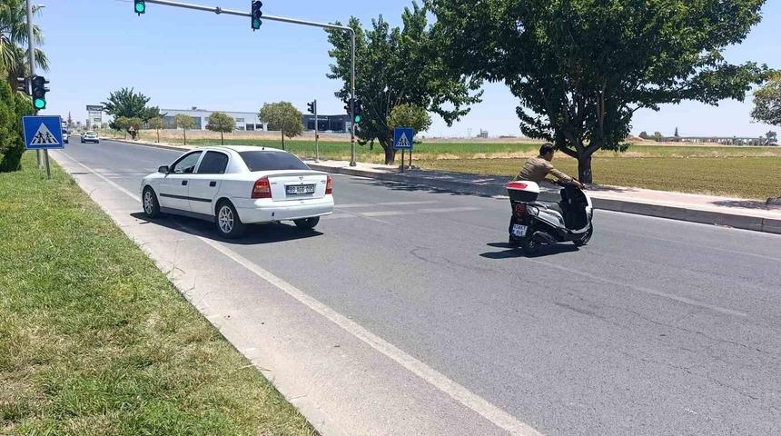 Şanlıurfa&rsquo;da otomobille motosiklet &ccedil;arpıştı: 1 yaralı