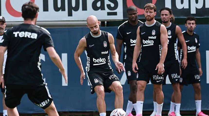 Beşiktaş&rsquo;ta Leandro Trossard ilk antrenmanına &ccedil;ıktı
