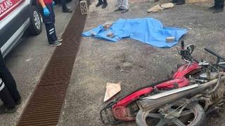 Kontrol çıkan motosiklet duvara çarptı