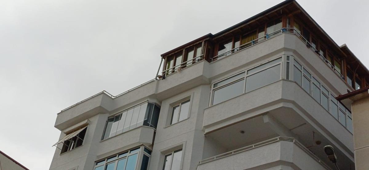 Şarkıcı Güllü nün kızının internet aramaları dehşete düşürdü! "Saçta çıkar mı?" 1