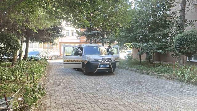 Kastamonu&rsquo;da 5. kattan d&uuml;şen 4 yaşındaki &ccedil;ocuk ağır yaralandı 1