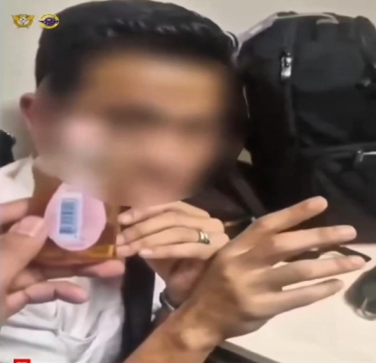 Yanında idrar taşımış! Uyuşturucu testi pozitif çıkan pilottan itiraf: Uçağı öyle kullanmış 4