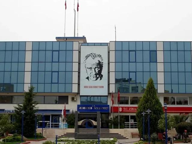 Menderes Belediyesi'ne operasyon!