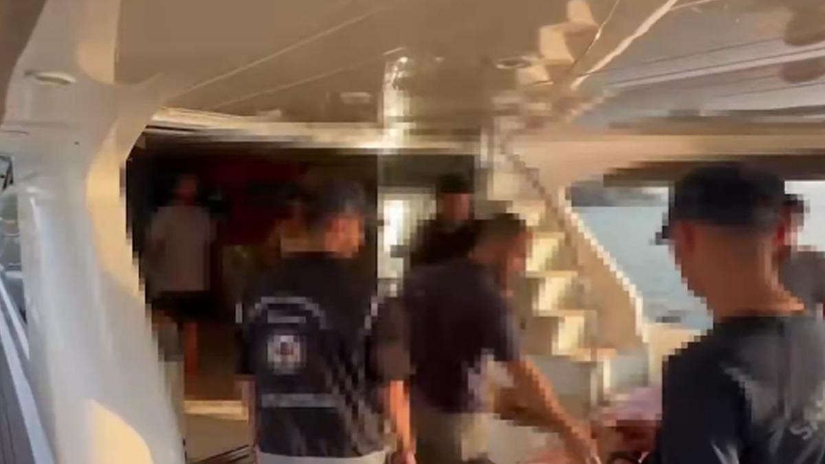 Usuls&uuml;z vatandaşlık soruşturması! Su&ccedil; &ouml;rg&uuml;t&uuml;ne operasyon: Otel, gayrimenkul ve şirketlere el kondu 1