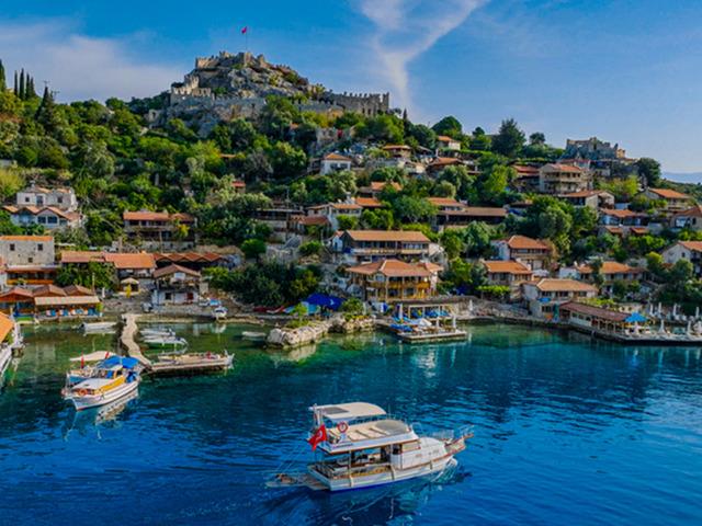 Antalya'yı resmen sahiplendiler! Her 4 turistten 1'i oradan geldi