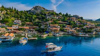 Antalya'yı resmen sahiplendiler! Her 4 turistten 1'i oradan geldi