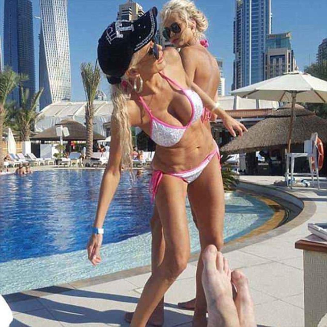 İkizler Dubai'yi birbirine kattı!