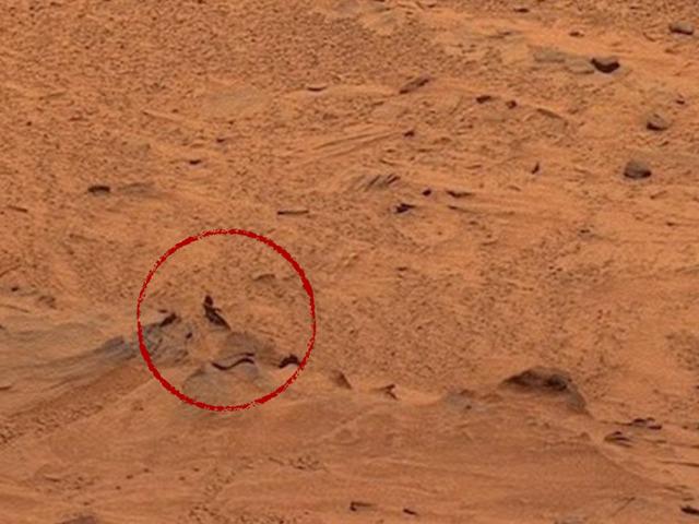 NASA yıllar &ouml;nce Mars'ta fotoğraflamıştı: Aynı insan gibi!