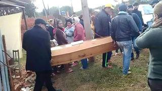 Herkes öldüğünü sanıyordu, cenazede ortaya çıktı