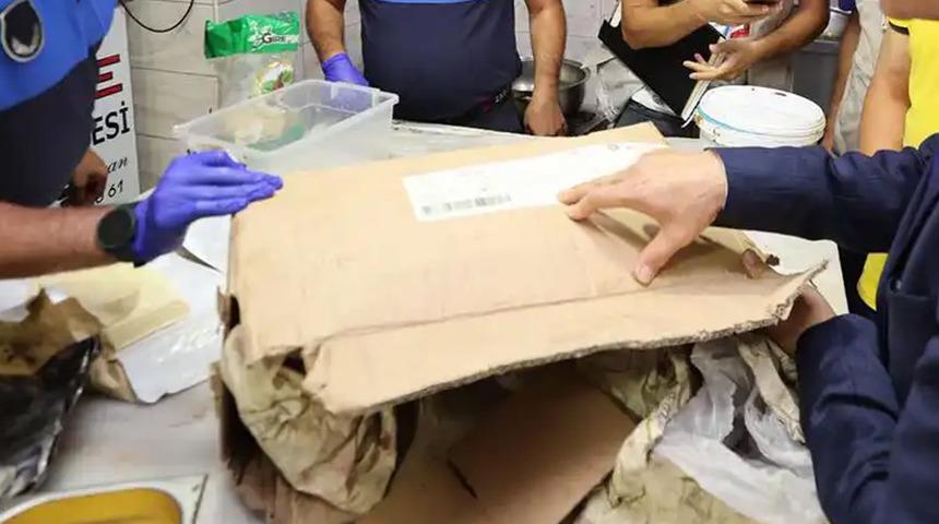 Gaziantep'te tarihi ge&ccedil;miş &uuml;r&uuml;nleri satan iş yeri m&uuml;h&uuml;rlendi