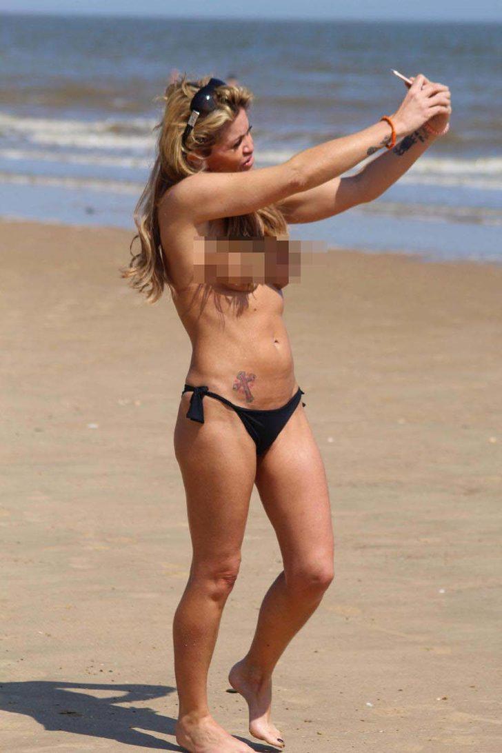 Plajda üstsüz selfie G2