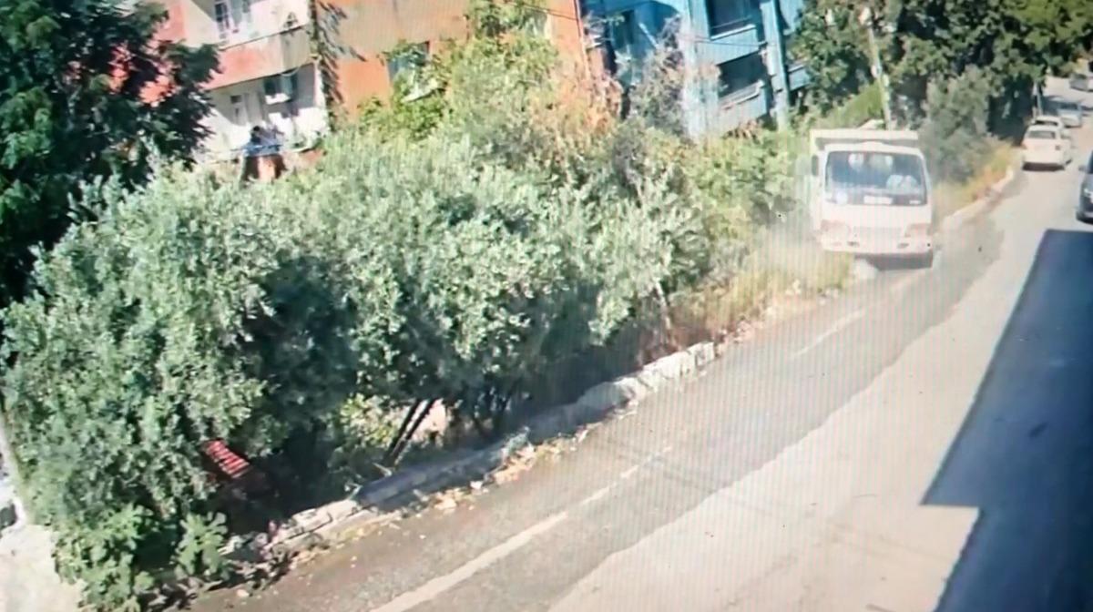 Yokuşu &ccedil;ıkamayan kamyon 10 &ccedil;ocuk annesini canından etti 1