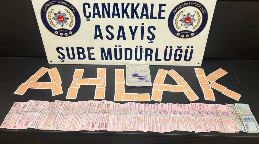 &Ccedil;anakkale&rsquo;de &ccedil;eşitli su&ccedil;lardan aranan 9 ş&uuml;pheli tutuklandı