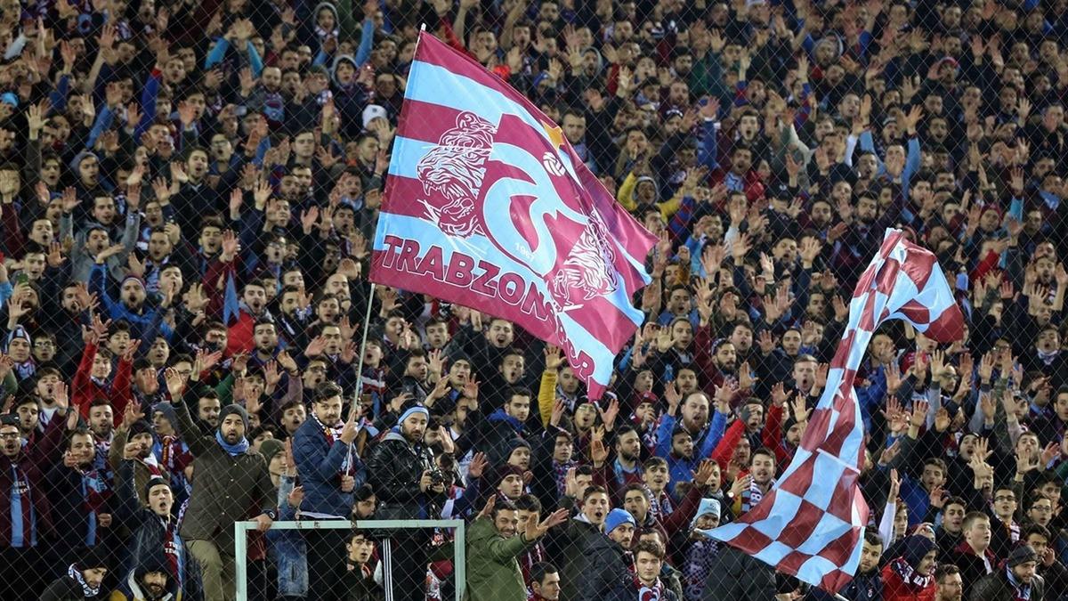 Resmi imzayı attı! Mohamed Salah Trabzonspor da 3