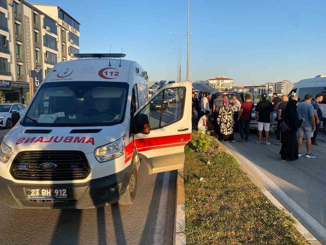 Elazığ’da zincirleme trafik kazası: 3 yaralı 1