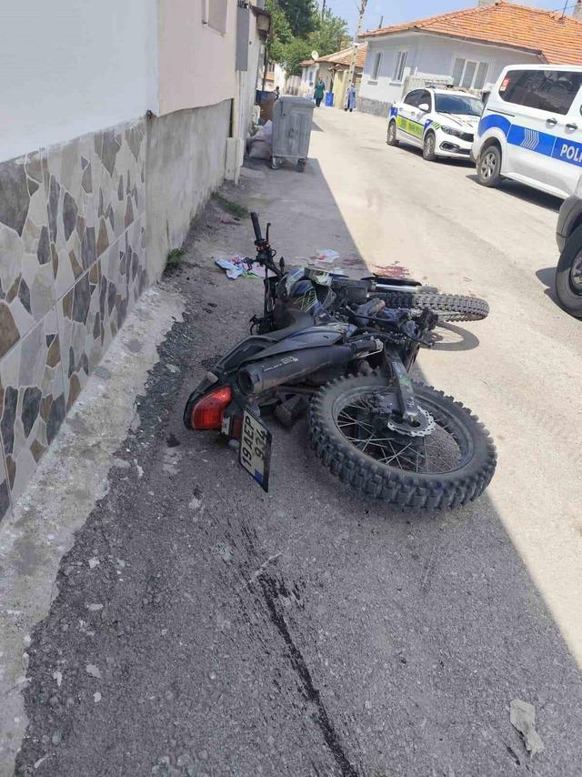 Otomobille çarpışan motosikletin sürücüsü yaralandı 2