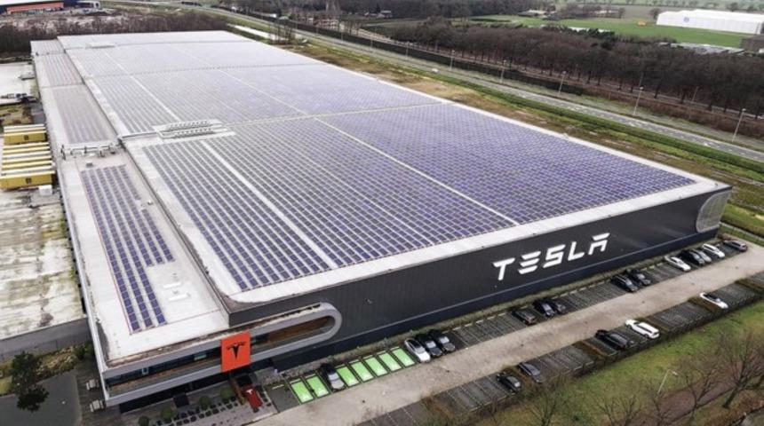 Tesla eski çalışanını dava açtı!
