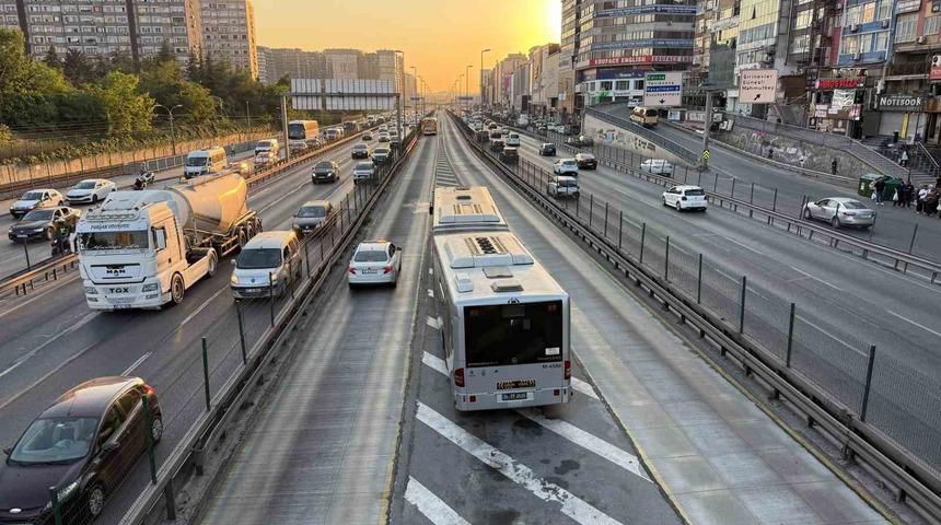 Şirinevler&rsquo;de metrob&uuml;s&uuml;n &ccedil;arptığı kadın yaralandı