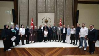 Cumhurbaşkanı Erdoğan, Kahramanmaraş’taki okul saldırısında hayatını kaybeden öğrencilerin ailelerini kabul etti