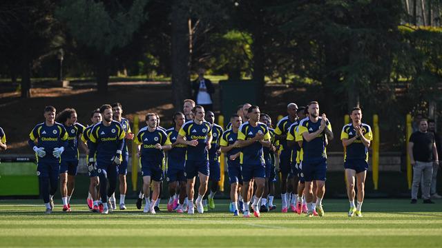 Fenerbahçe, UEFA Şampiyonlar Ligi kadrosunda değişikliğe gitti