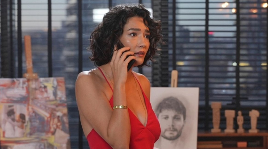 Ayb&uuml;ke Pusat o rol i&ccedil;in &ccedil;arşafa girdi! Pozları g&uuml;ndemde