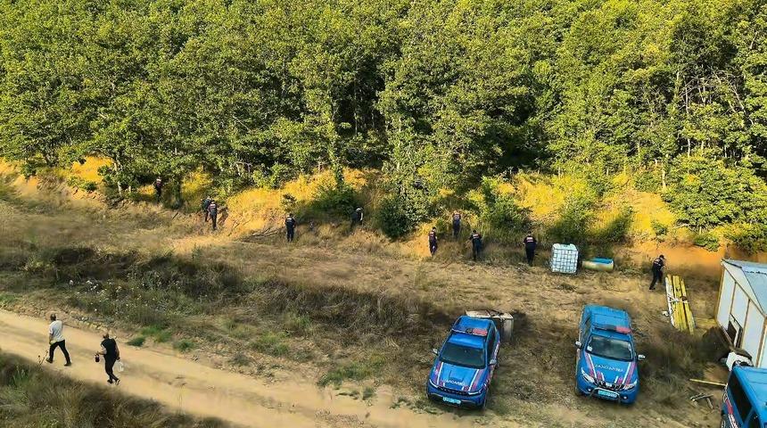 Jandarma uyuşturucu operasyonunda aranan şahsı da yakaladı