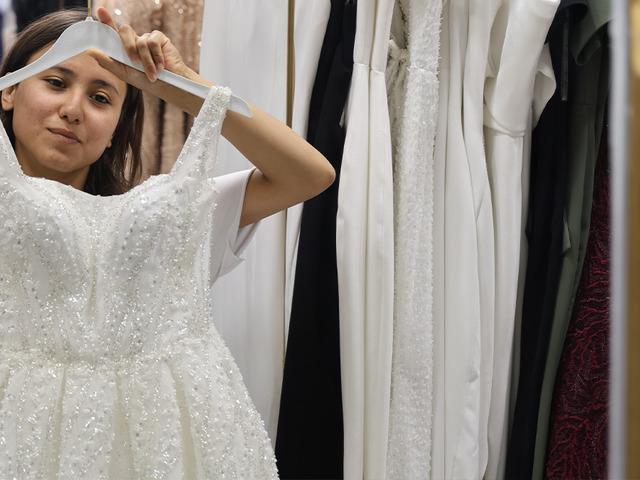 Gelinlik fiyatları u&ccedil;unca tercihler değişti! Satın almak yerine artık kiralanıyor