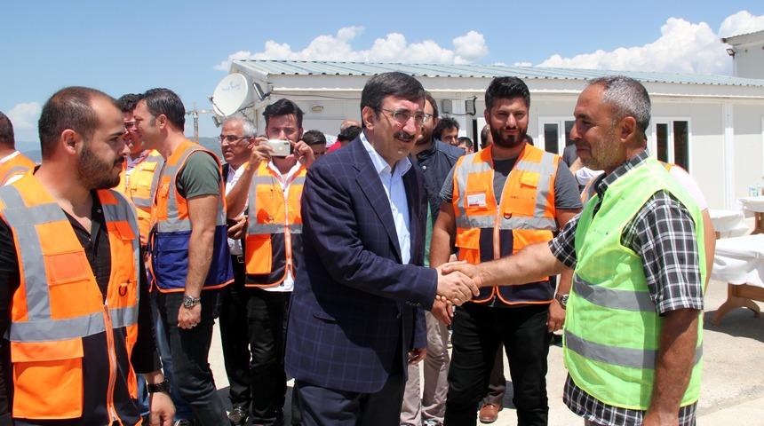 Cevdet Yılmaz: Sütaş, alımlarla Bingöl'e her ay 60- 70 milyon lira aktaracak
