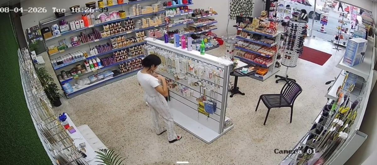 Müşteri gibi girdi, beğendiklerini iç çamaşırına koyup kaçtı! 3