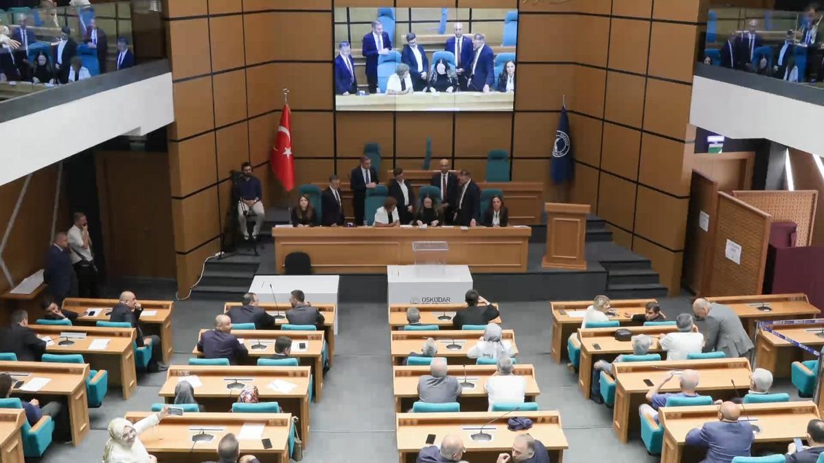 &Uuml;sk&uuml;dar se&ccedil;imlerinde kritik oylama! CHP nin oy oranı farklı &ccedil;ıktı, tartışma yaşandı 1