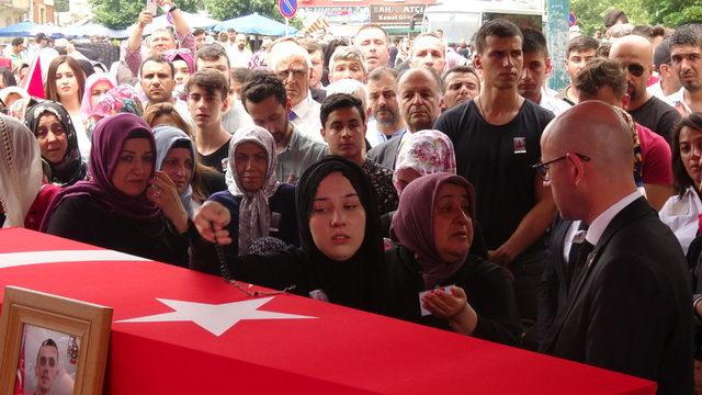 Şehit Er Baytekin, Balıkesir'de son yolculuğuna uğurlandı