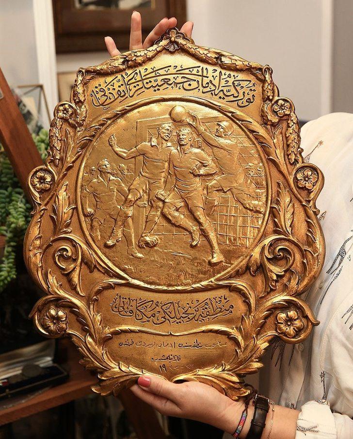 Nazım Hikmet'in eşyaları satışa çıkarıldı  G4