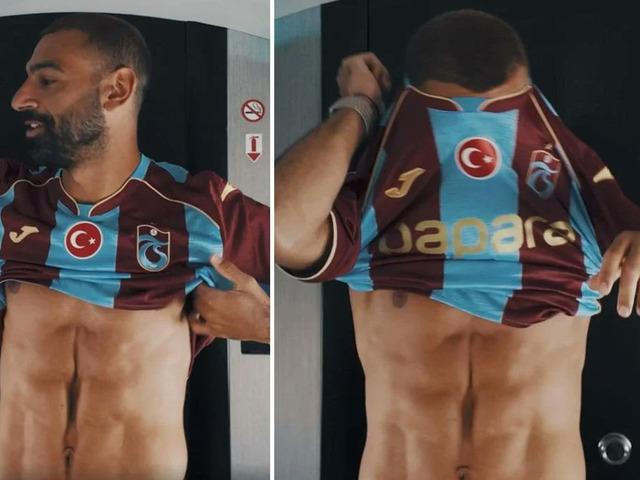 Mohamed Salah'ın karnındaki g&ouml;r&uuml;nt&uuml; g&uuml;ndem olmuştu! Ger&ccedil;ek ortaya &ccedil;ıktı
