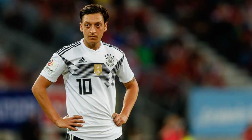 Mesut &Ouml;zil T&uuml;rk Milli Takımı'nda oynayabilir mi?