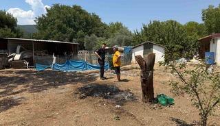 Menteşe&rsquo;de evin bah&ccedil;esinde ot yangını paniğe neden oldu