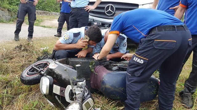 Kızdığı motosikletini dereye attı, jandarma ve AFAD seferber oldu