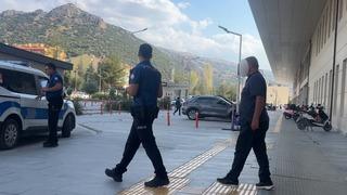 Park kavgasında komşularını bıçaklayan şüpheli tutuklandı
