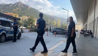Park kavgasında komşularını bı&ccedil;aklayan ş&uuml;pheli tutuklandı