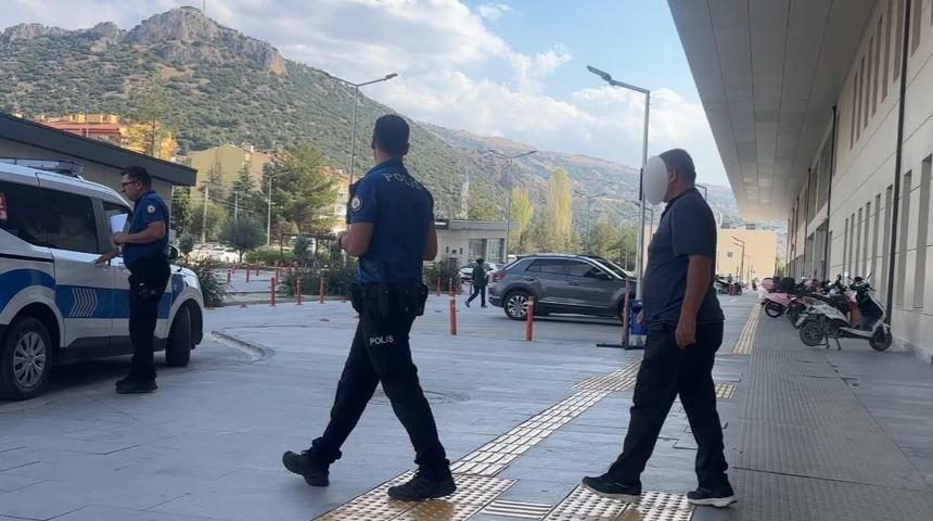 Park kavgasında komşularını bı&ccedil;aklayan ş&uuml;pheli tutuklandı