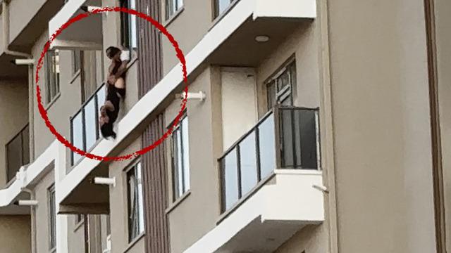 Yer: Aksaray! 8 katlı apartmanın 7. katında asılı kaldı