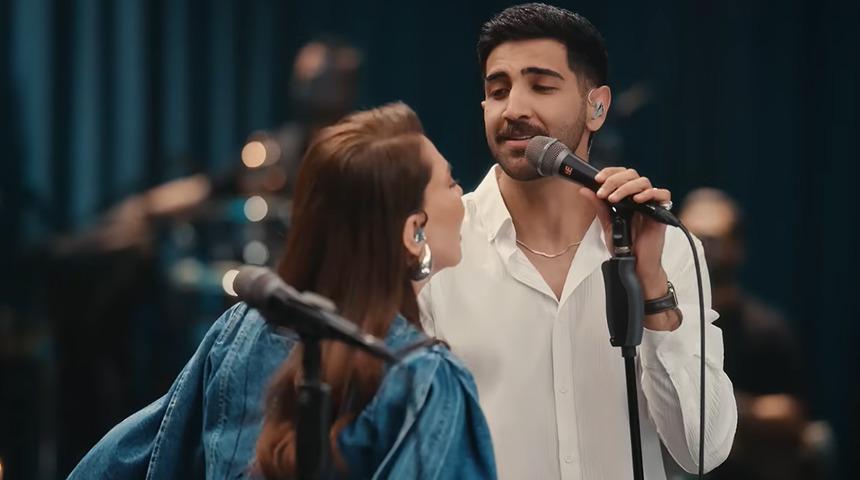 Ebru Yaşar'ın yeni d&uuml;eti sosyal medyayı salladı! Kısa s&uuml;rede akım haline geldi