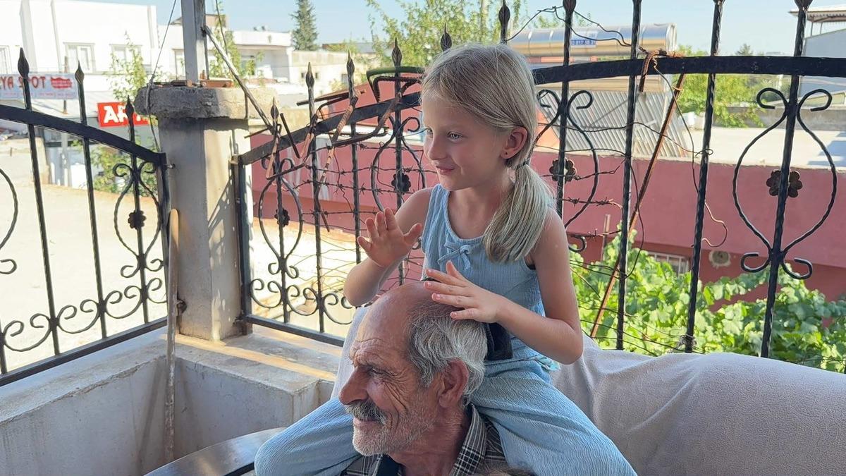 T&uuml;rkiye yi kendine hayran bırakan aile komşuları tarafından dolandırılmış 1
