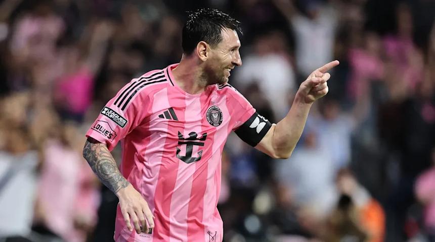 D&uuml;nya Kupası sonrası da durmuyor! Messi yapacağını yaptı