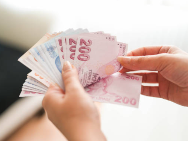 Banka emekli promosyonları a&ccedil;ıklandı! Hangi banka ne kadar &ouml;d&uuml;yor? (Ziraat, Garanti, QNB)