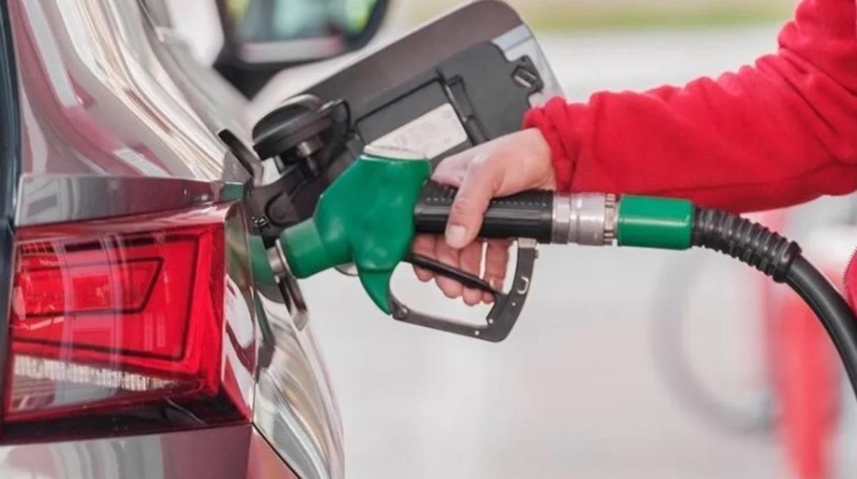 Benzine indirim göründü! Pompaya yansıyacak mı? 1