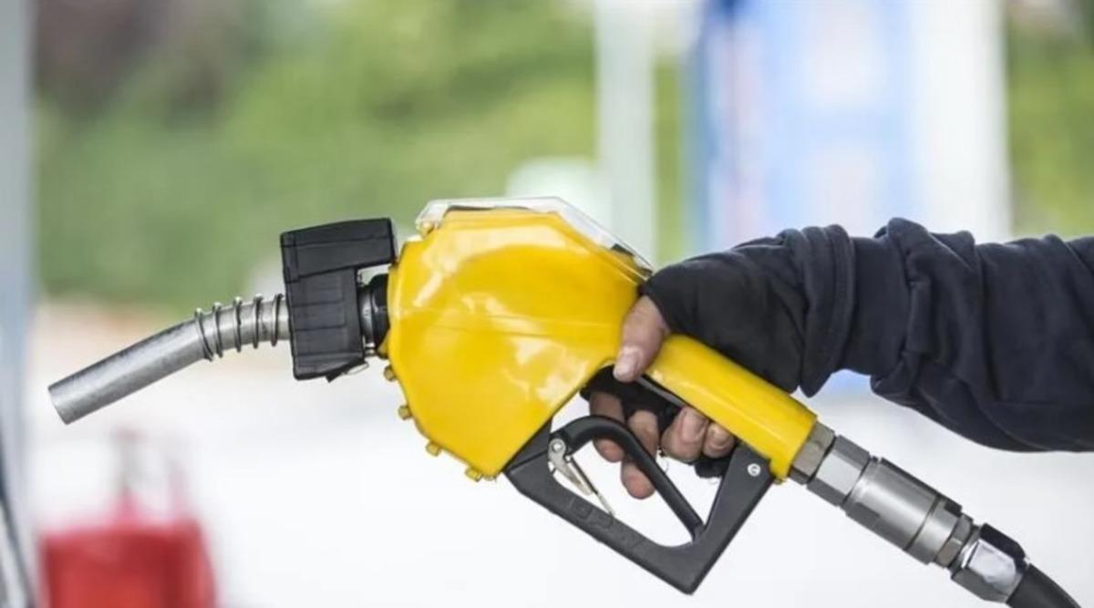 Benzine indirim göründü! Pompaya yansıyacak mı? 2
